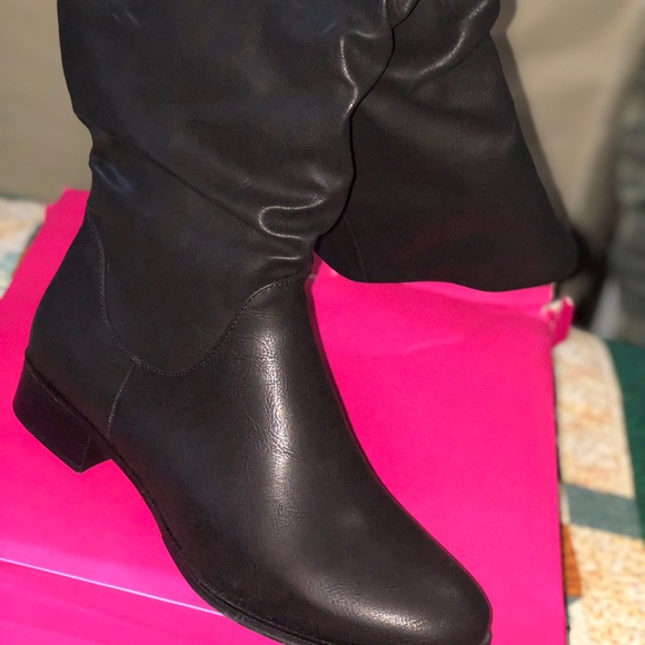shoedazzle flat boots